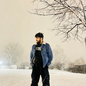 Meet your Posher, Devanshu